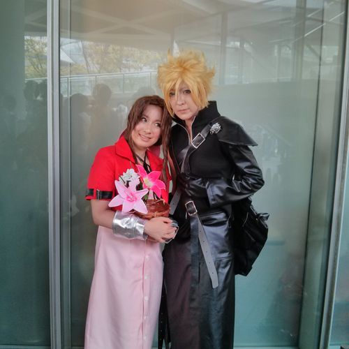 Final Fantasy VII cosplayers: Aerith and Tifa