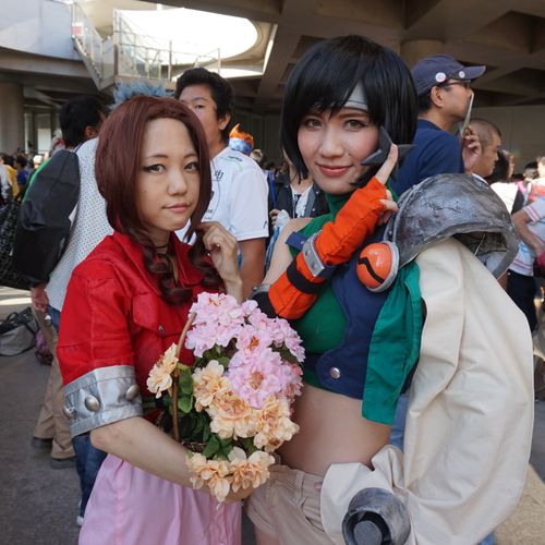 Final Fantasy VII cosplayers: Aerith and Yuffie