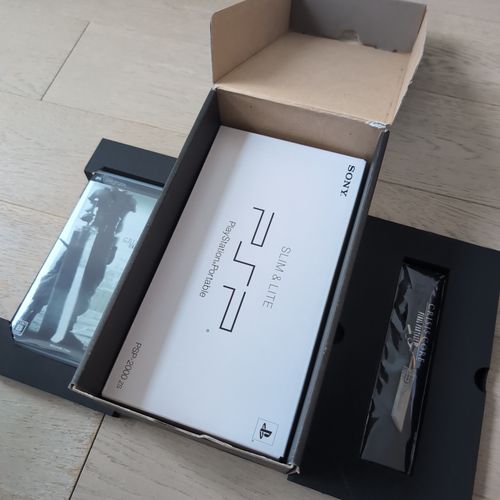 Slim & Lite PSP box