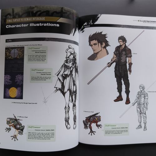 Deux pages ouvertes à l’intérieur du livre décrivant Yuffie et Sonon.