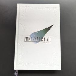 Couverture avant du livre avec le logo de Final Fantasy VII.